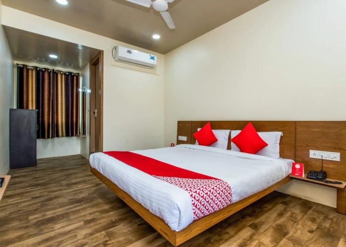 OYO 11929 Hotel Ridhi Sidhi