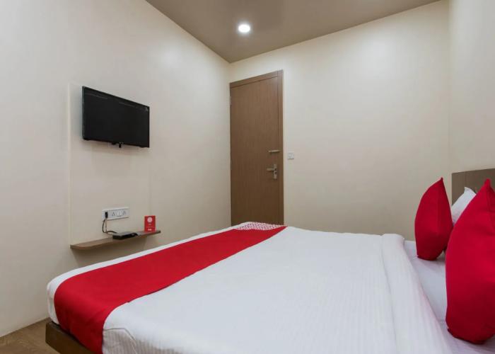 OYO 11929 Hotel Ridhi Sidhi