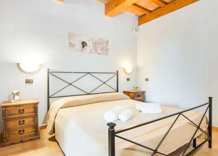 Agriturismo in the Appenines with Covered Swimming Pool & Hot Tub