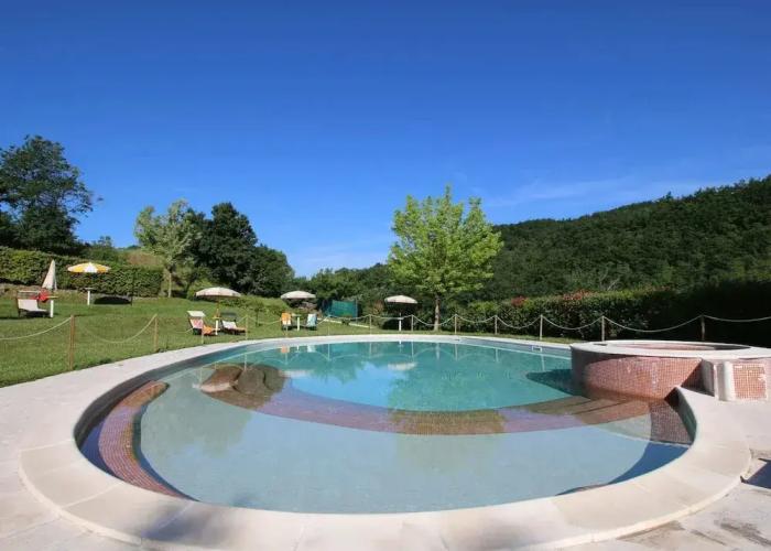 Mansion in Apecchio With Pool
