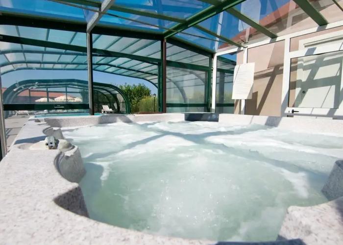 Cozy Farmhouse in Apecchio with Hot Tub