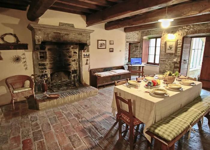 Apartment in Apecchio With Swimming Pool