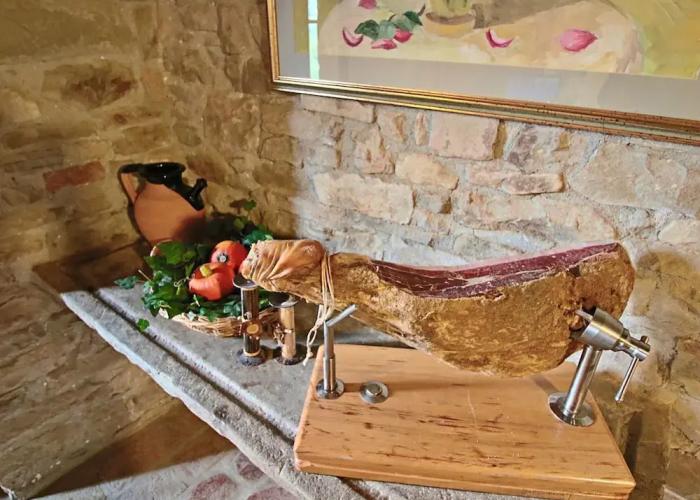 Apartment in Apecchio With Swimming Pool
