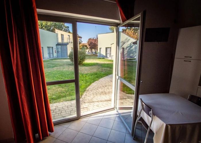 Room in Guest Room - Spacious Double Room in Alba