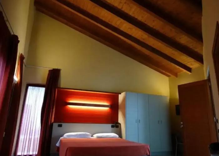 Room in Guest Room - Spacious Double Room in Alba