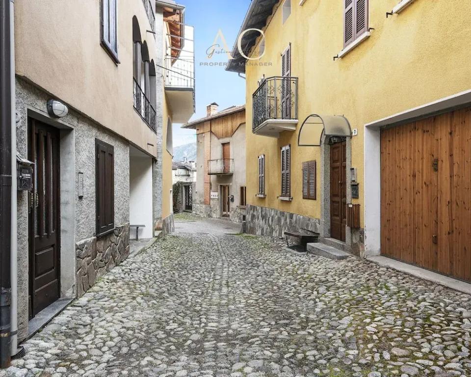 La Tana in Vione With 1 Bedrooms and 1 Bathrooms