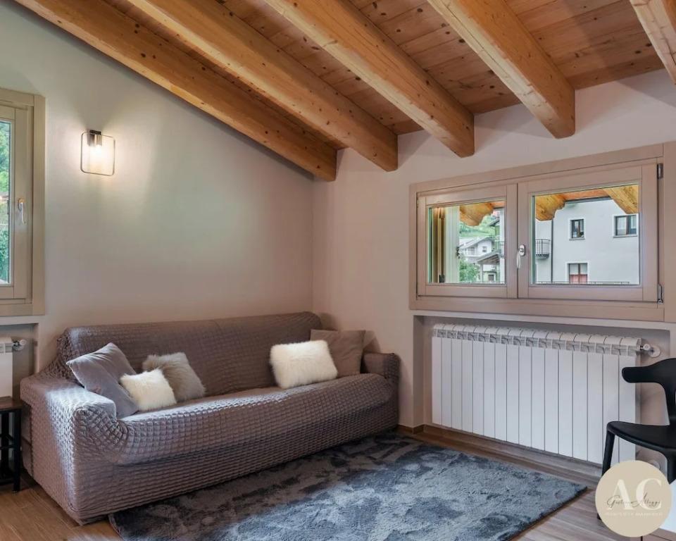 Olga s Chalet in Vione