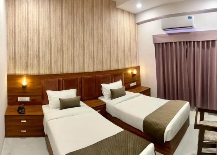 Hotel Mumbai House LIG Indore