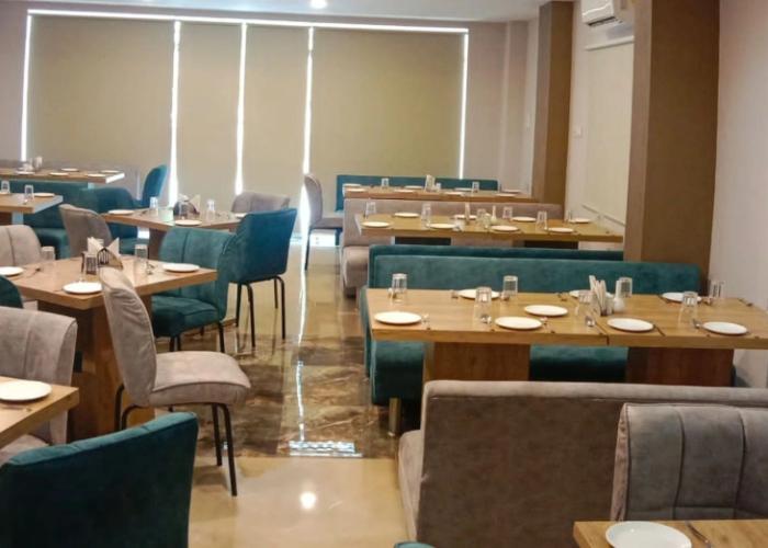 Hotel Mumbai House LIG Indore