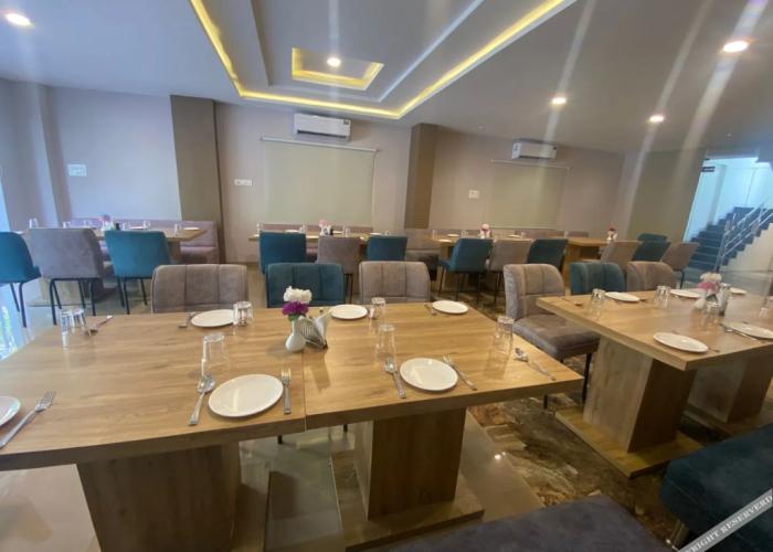 Hotel Mumbai House LIG Indore