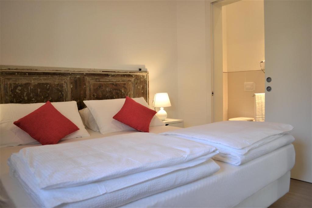 La Gazza Ladra Apartments