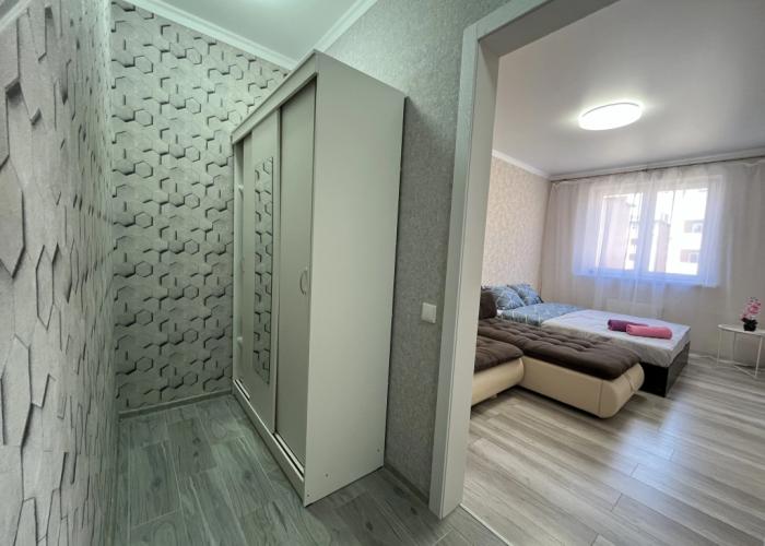 Dargrad s Balkonom Flat