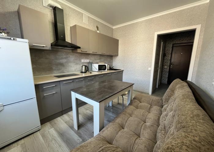 Dargrad s Balkonom Flat