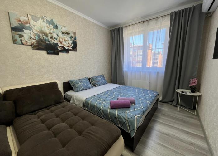Dargrad s Balkonom Flat