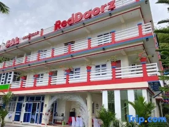 RedDoorz @ S & L Apartelle Daraga Albay