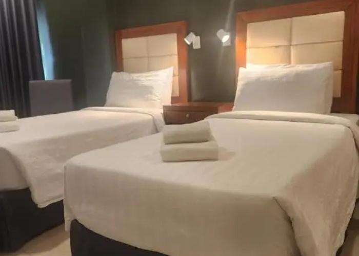 HOTEL HERENCIA 625 formerly Abaca Suites