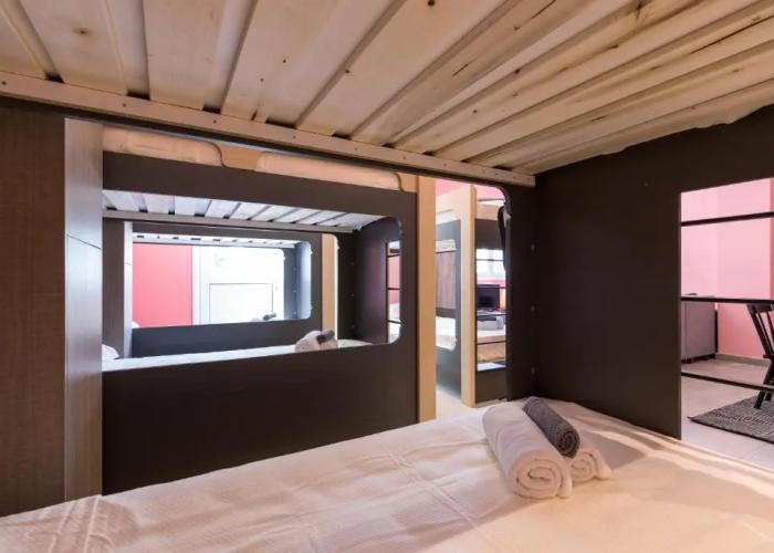 Local Hostel & Suites