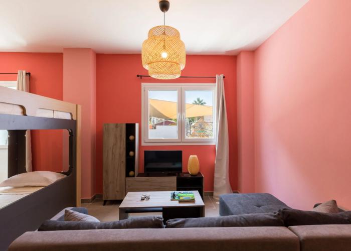 Local Hostel & Suites