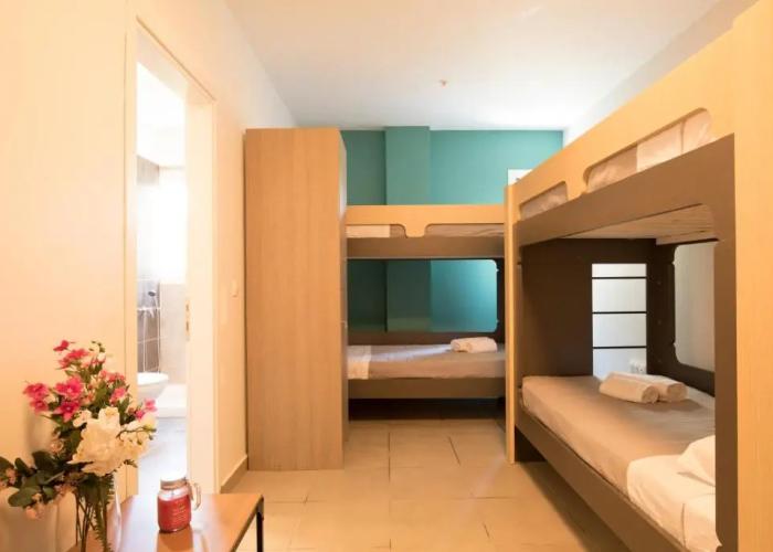 Local Hostel & Suites
