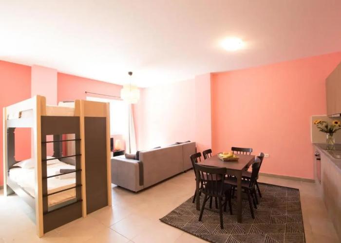 Local Hostel & Suites