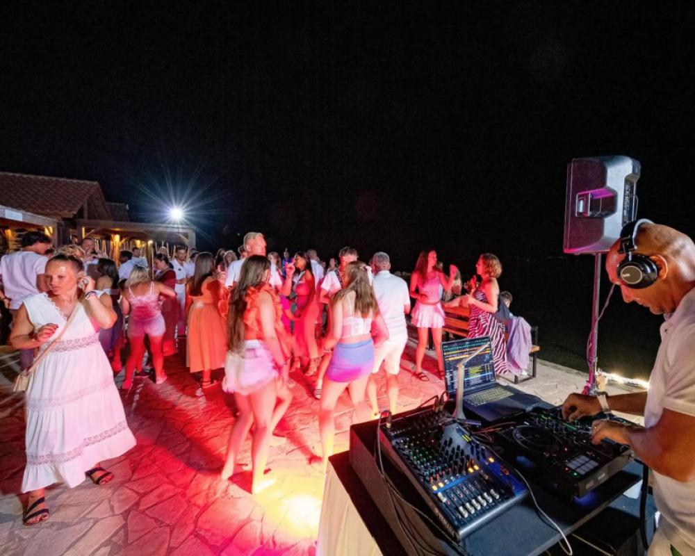 фото Roda Beach Resort & Spa
