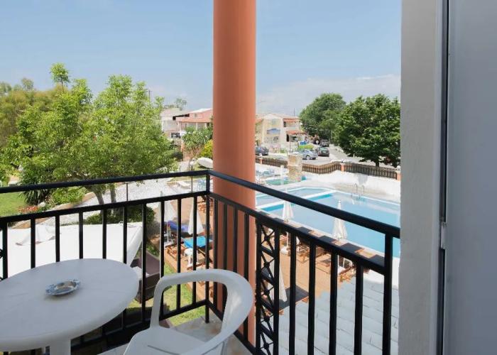 Silver Beach Hotel and Annexe Apartments