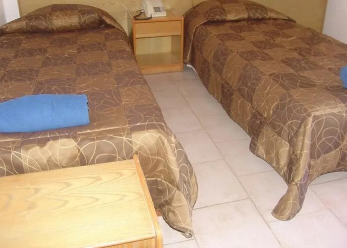 Silver Beach Hotel and Annexe Apartments