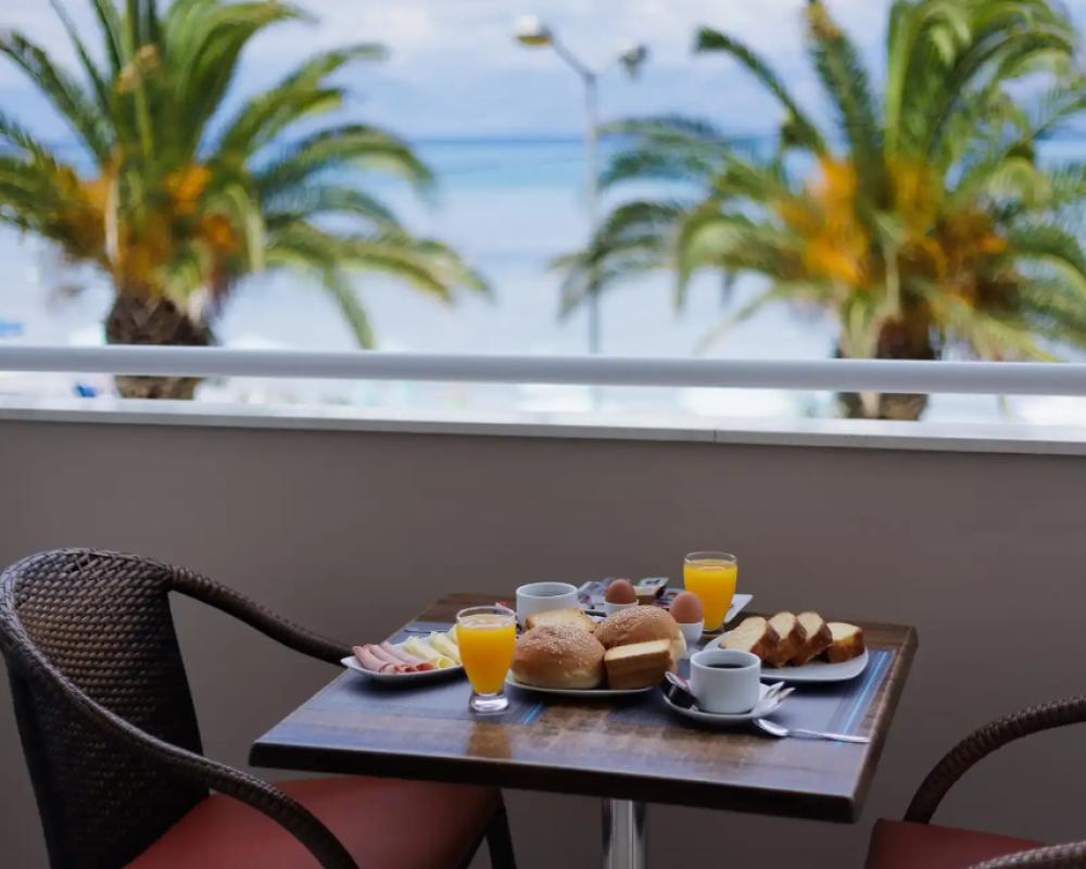 фото Aphrodite Beachfront Roda