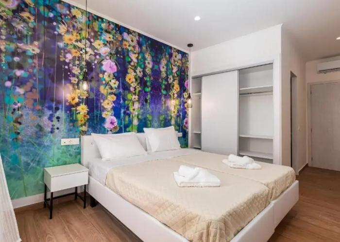 Aqua Luxury Suites by Estia