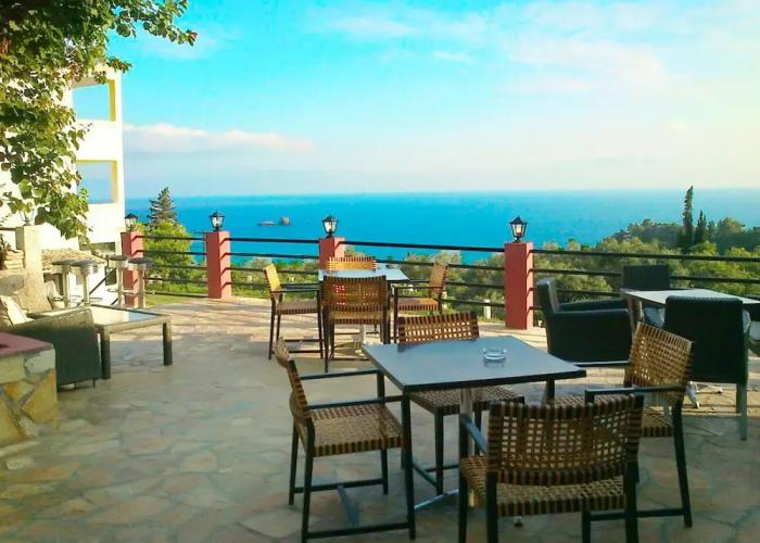 Charming Studio Apartments With Swimming Pool Near Pelekas Beach