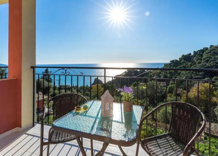 Studio Apartment Above Pelekas Beach no 1