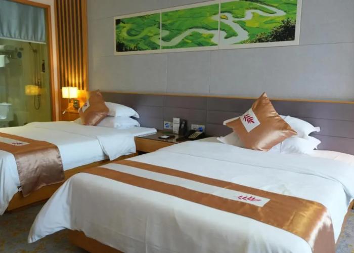 Huayu Holiday Hotel