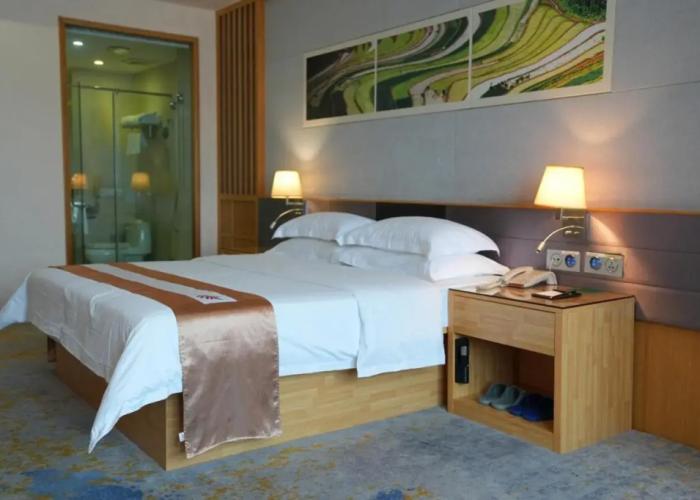 Huayu Holiday Hotel