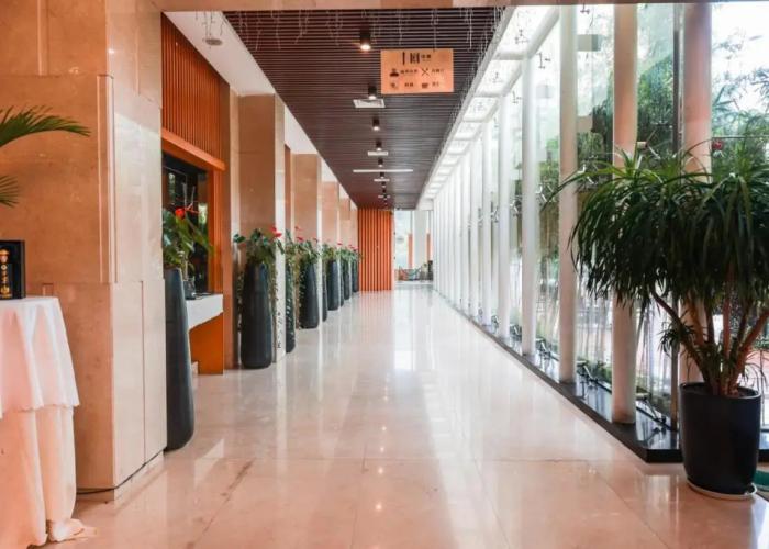 Huayu Holiday Hotel