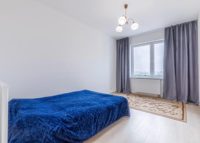 Yevro Trekhkomnatnyye v Bugrakh Flat
