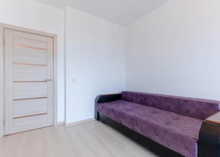 Yevro Trekhkomnatnyye v Bugrakh Flat