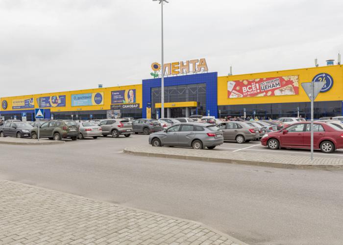 Yevro Trekhkomnatnyye v Bugrakh Flat