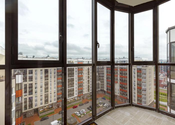 Yevro Trekhkomnatnyye v Bugrakh Flat