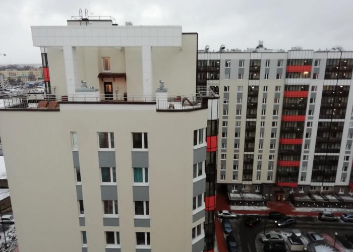 Yevro Trekhkomnatnyye v Bugrakh Flat