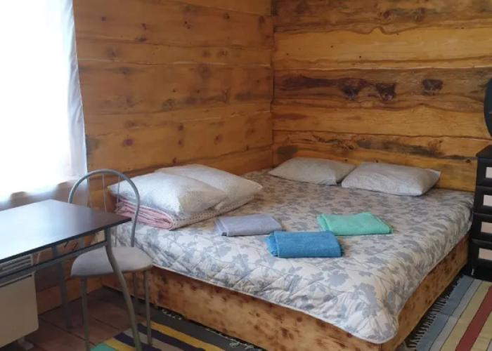 Na Naberezhnoy 7b Private House