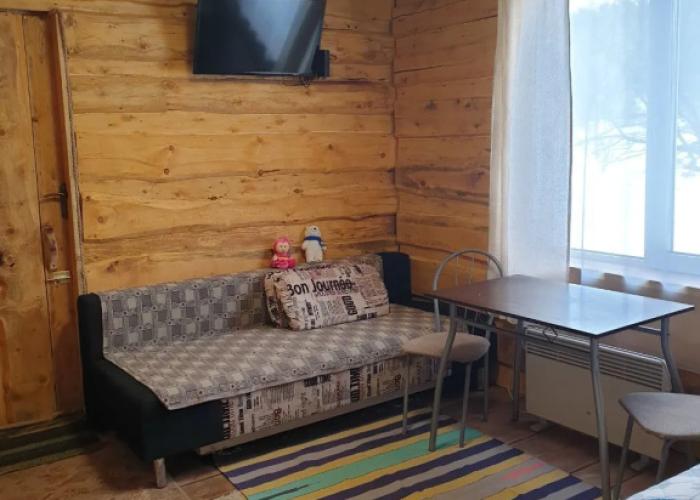 Na Naberezhnoy 7b Private House