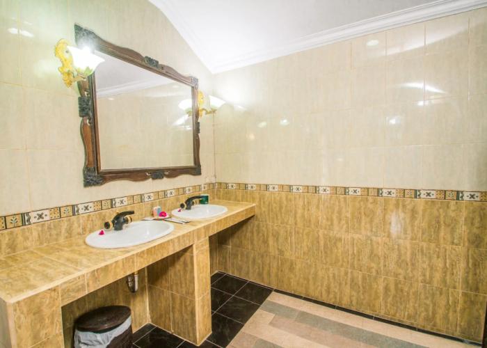 Puri Saron Hotel Madangan