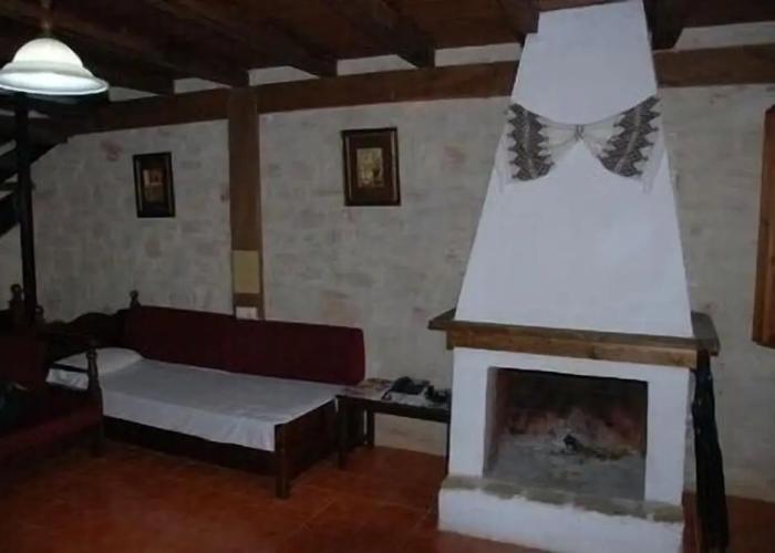 Stone Village Petrino Horio