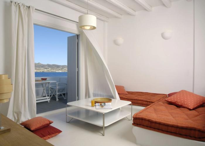 Kapetan Tasos Suites