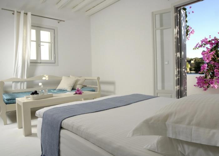 Kapetan Tasos Suites