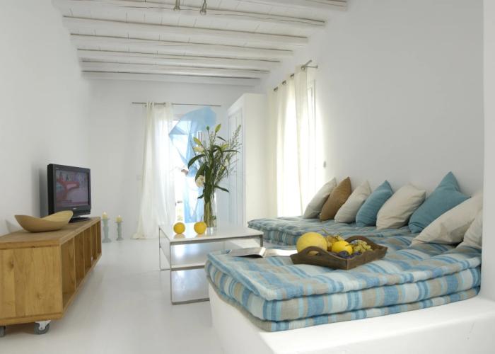 Kapetan Tasos Suites