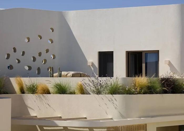 White Pebble Suites