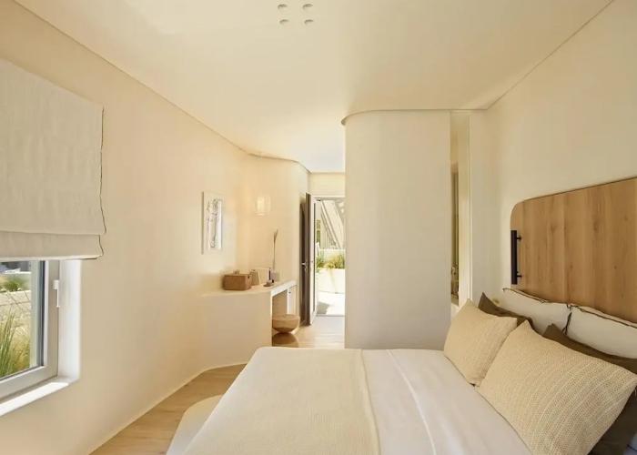 White Pebble Suites