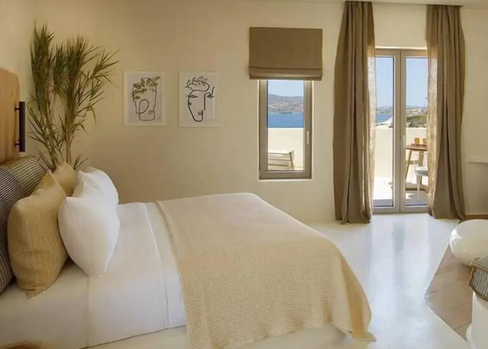 White Pebble Suites