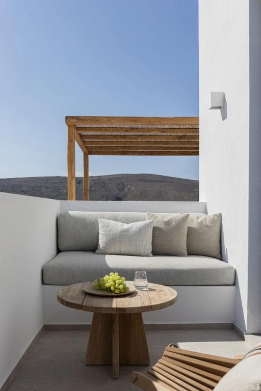 фото Phos Milos